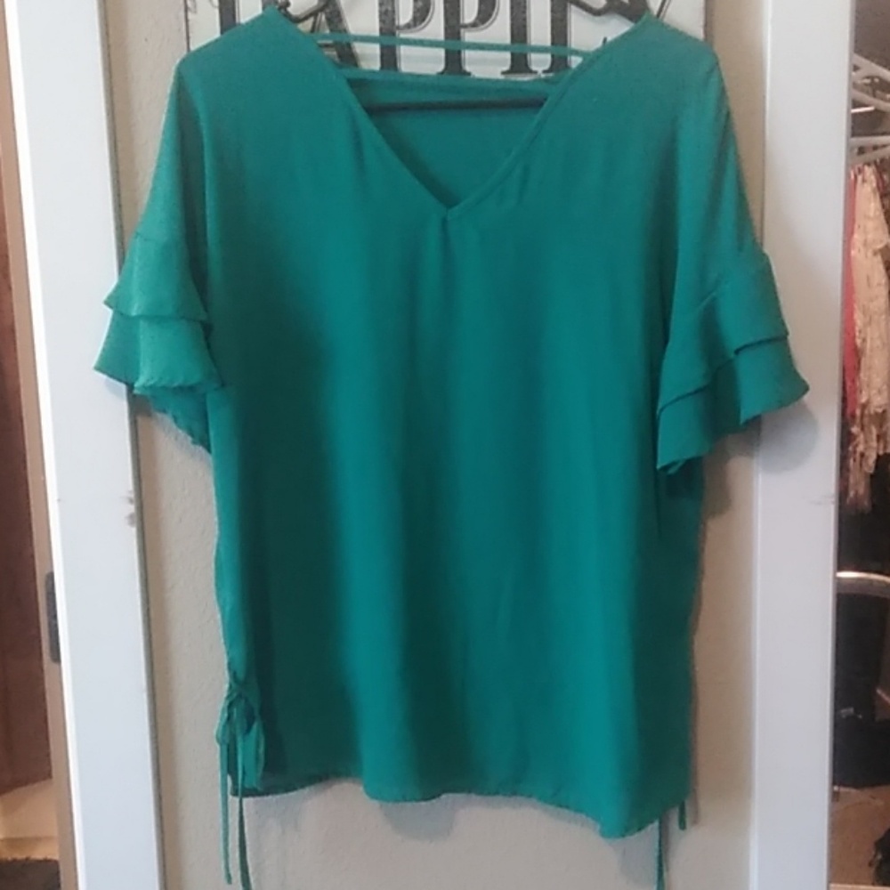Short sleeve top